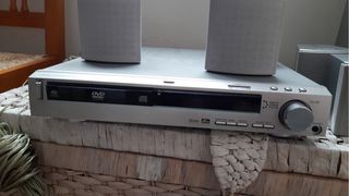 DVD y altavoces