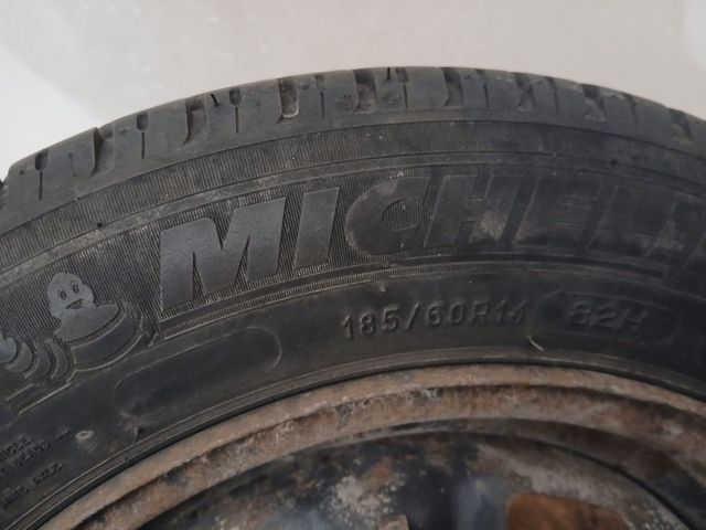 Rueda de repuesto con kit desmon. IBIZA