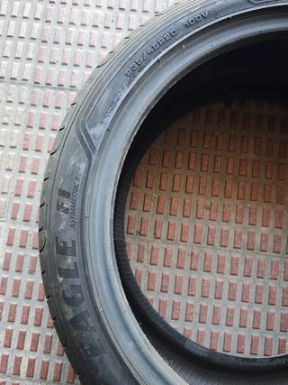 Neumáticos Goodyear Eagle F1 usados 235/45R20 100v