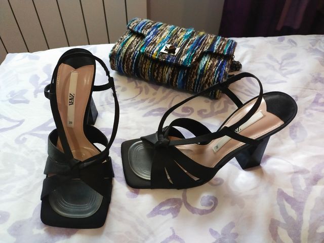 Sandalias de raso tacón negras