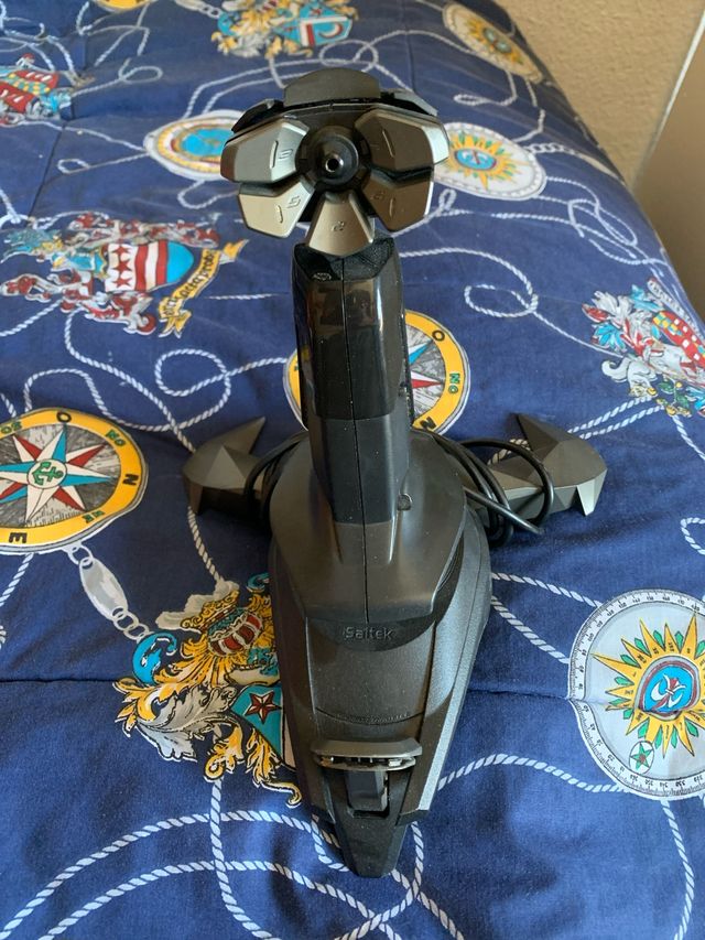 Saitek - Joystick vuelo simulador