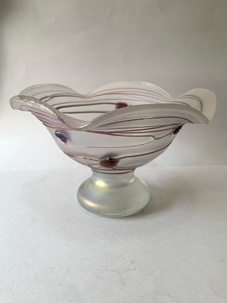 Vaso in vetro viola iridescente  primi ‘900