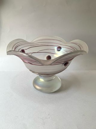 Vaso in vetro viola iridescente  primi ‘900