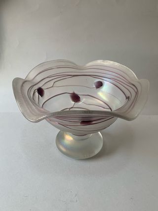 Vaso in vetro viola iridescente  primi ‘900