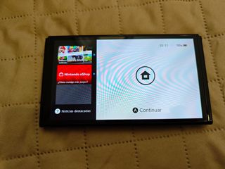 Nintendo Switch OLED - Blanca y Negra
