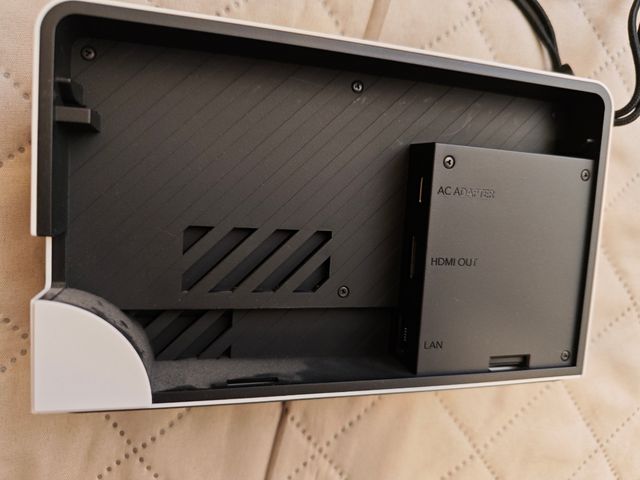 Nintendo Switch OLED - Blanca y Negra