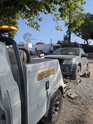 Remolque Ibiza - Grúas Ibiza 24h Grúas San Antonio