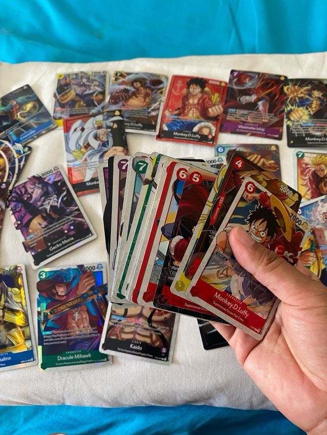 lote 49 cartas One Piece TCG
no originales