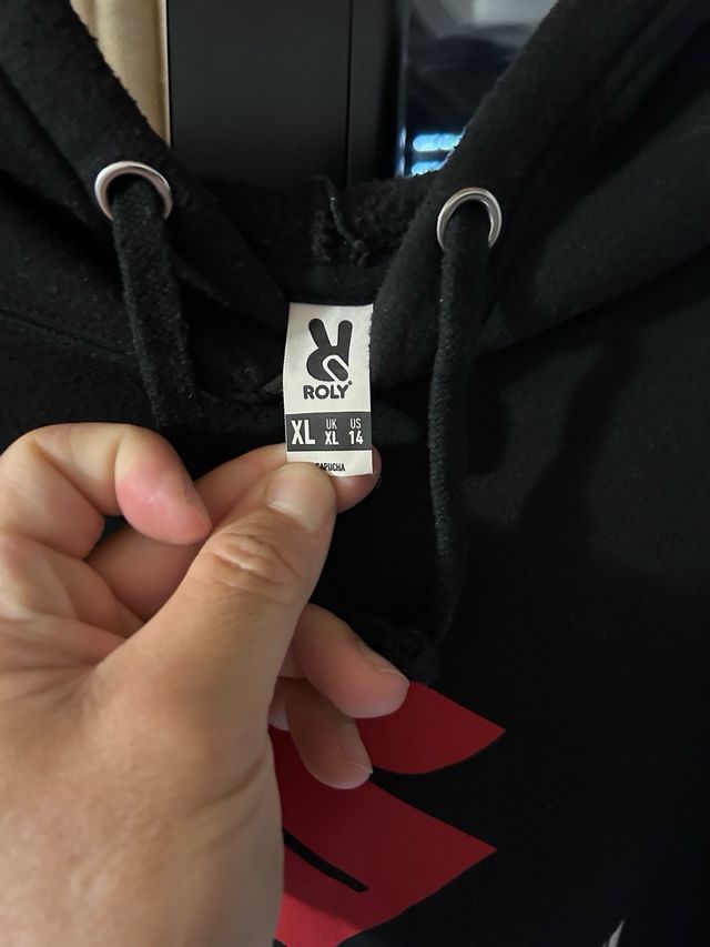 Sudadera Suzuki negra con logo