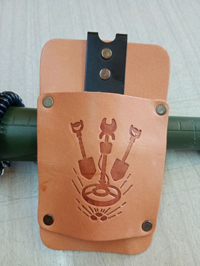 Funda cuero detector pinpointer con clip