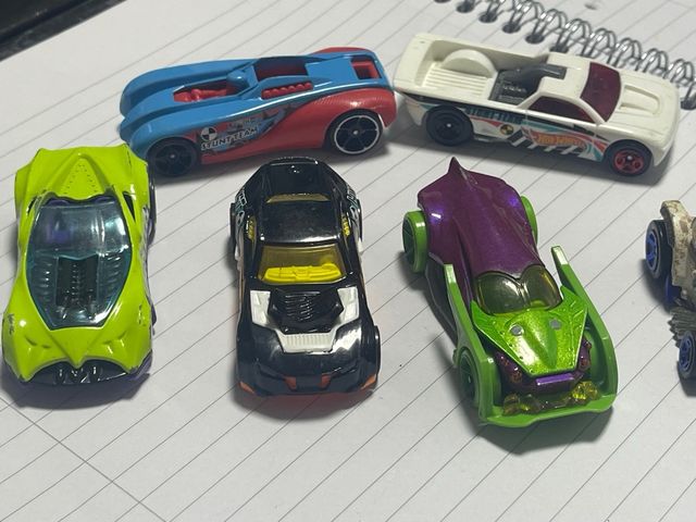Coches Hot Wheels y Cars Mattel