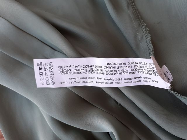 Camisa Zara satinada verde oliva. Sim estrenar