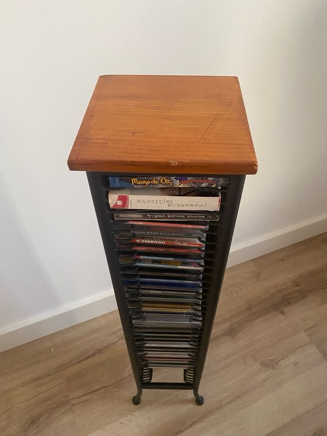 Estantería CD forja - Madera y mimbre.(sin los cd)