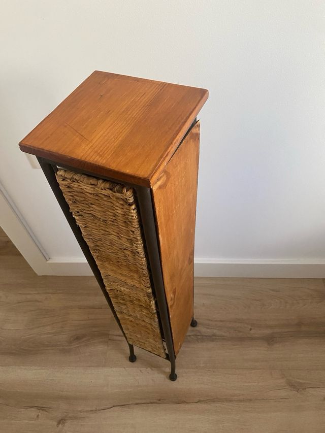 Estantería CD forja - Madera y mimbre.(sin los cd)