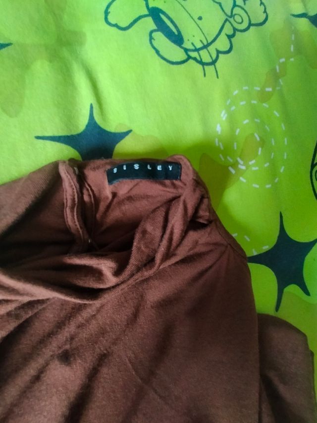 Maglia collo alto marrone