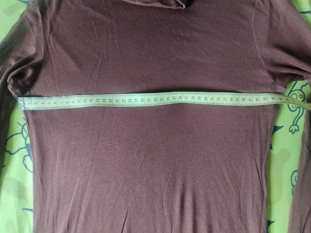 Maglia collo alto marrone