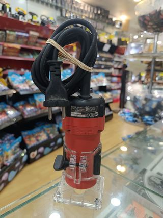 Fresadora de cantos Makita M3700