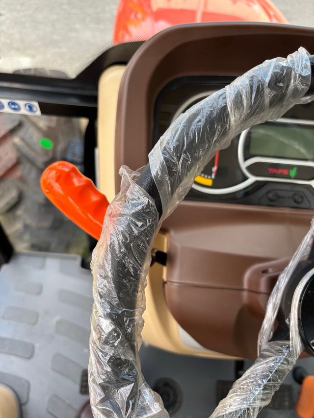 Tractor Tafe 7515 DT con cabina