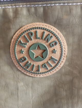 Maleta Kipling verde oliva - viaje. 60x40x20 