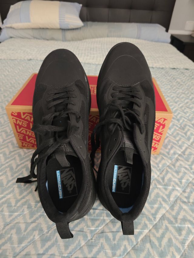VANS ULTRARANGE EXO negras