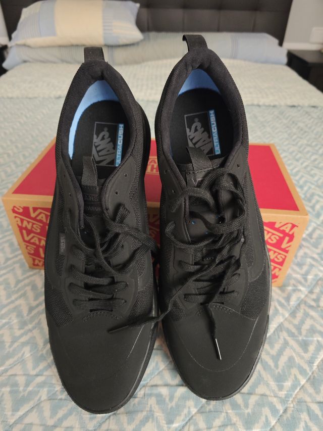 VANS ULTRARANGE EXO negras