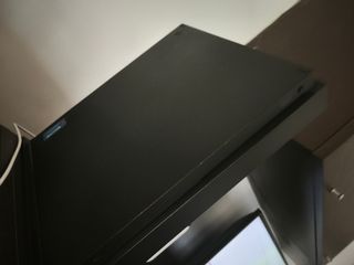 Xbox One X 1TB - Negra + 1 Joystick 