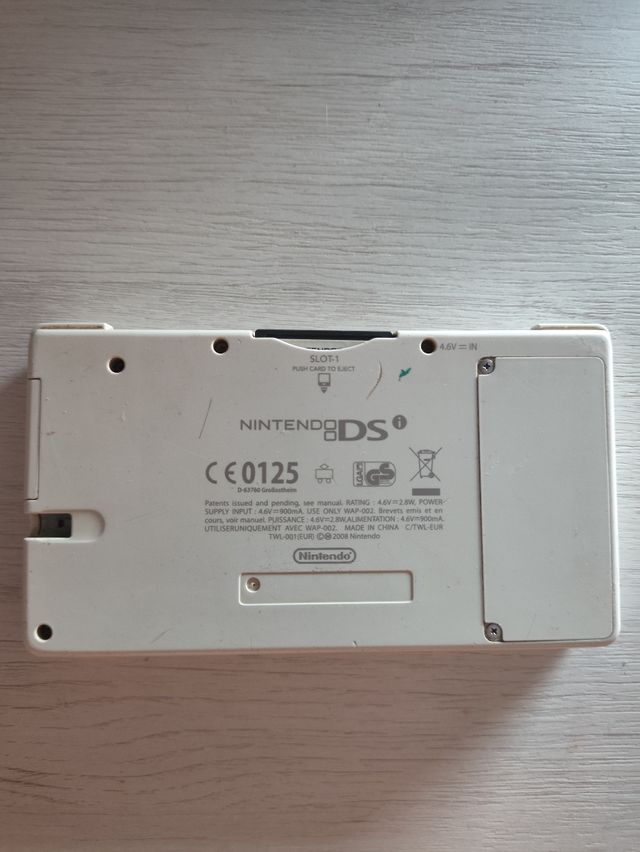 Nintendo DS Lite blanca + juego