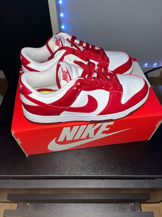 Nike Dunk Low - rojas y blancas