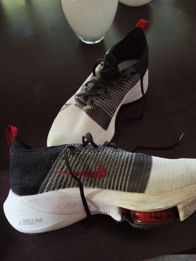 Zapatillas Nike Zoom - Blancas y Negras