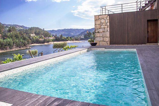 Embellece piscina salina