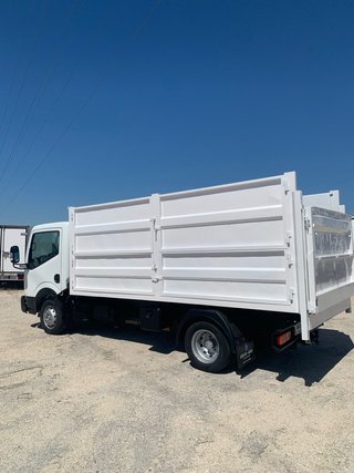 NISSAN CABSTAR 2015 BASCULANTE PUERTA ELEV ENSERES