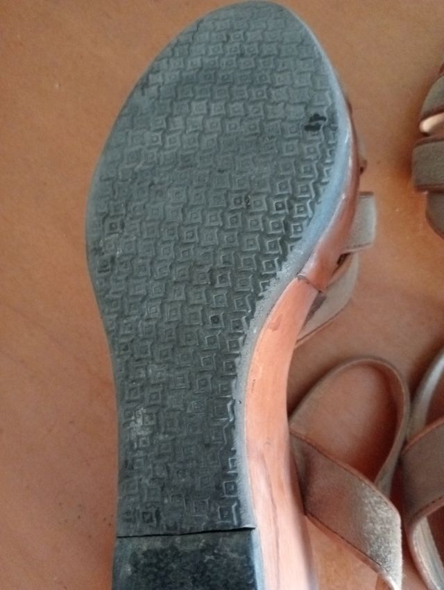 Sandali zeppa beige-marrone