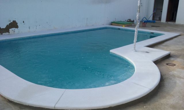 Revive piscina lounge