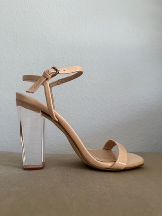 Sandalias tacón beige Zara