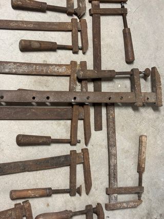 Sargentos antiguos de hierro - 16 unidades