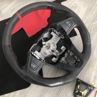 Volante deportivo piel vuelta roja