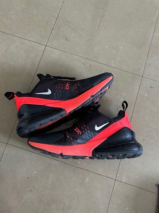 Zapatillas Nike Air Max 270 - Talla 39 de segunda mano por 50 EUR en  Valladolid en WALLAPOP