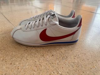 Nike cortez blancas y rojas