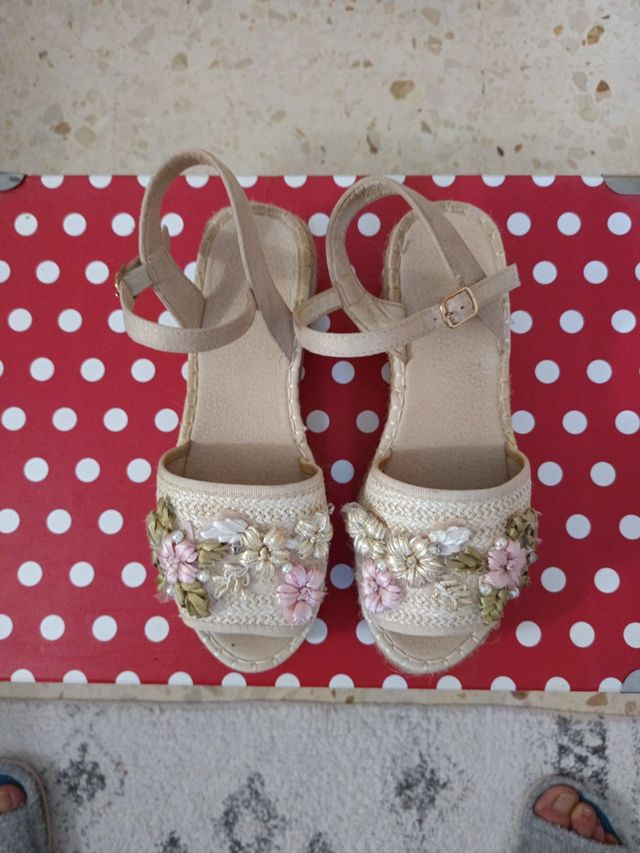 Alpargatas cuña beige🌸