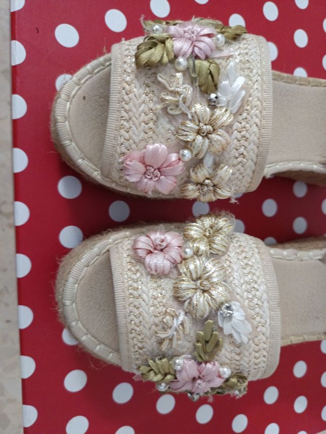 Alpargatas cuña beige🌸