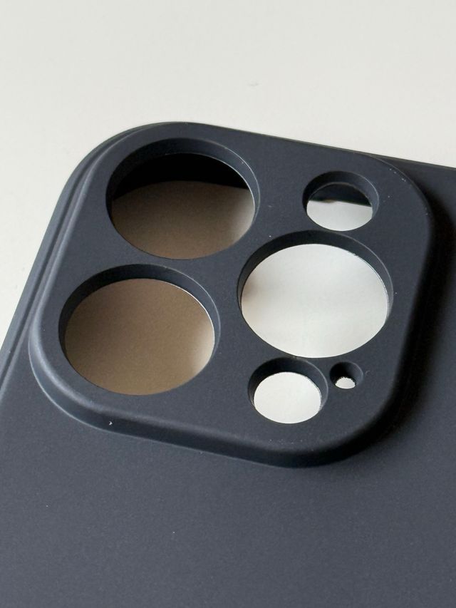 Carcasa iPhone 16 Pro - Negra