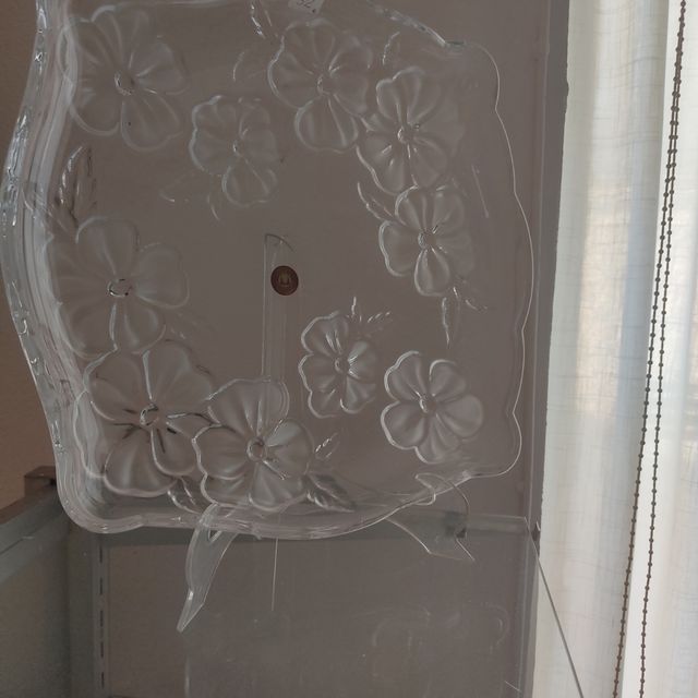 Fuente cristal tallado flores