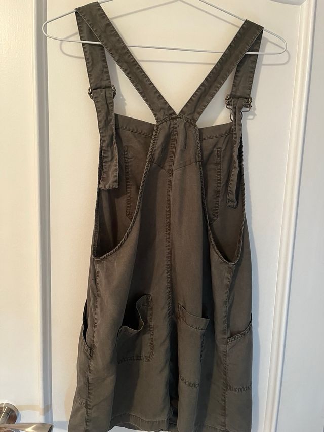 Vestido peto verde militar