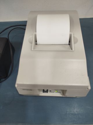 Impresora de tickets Epson con accesorios