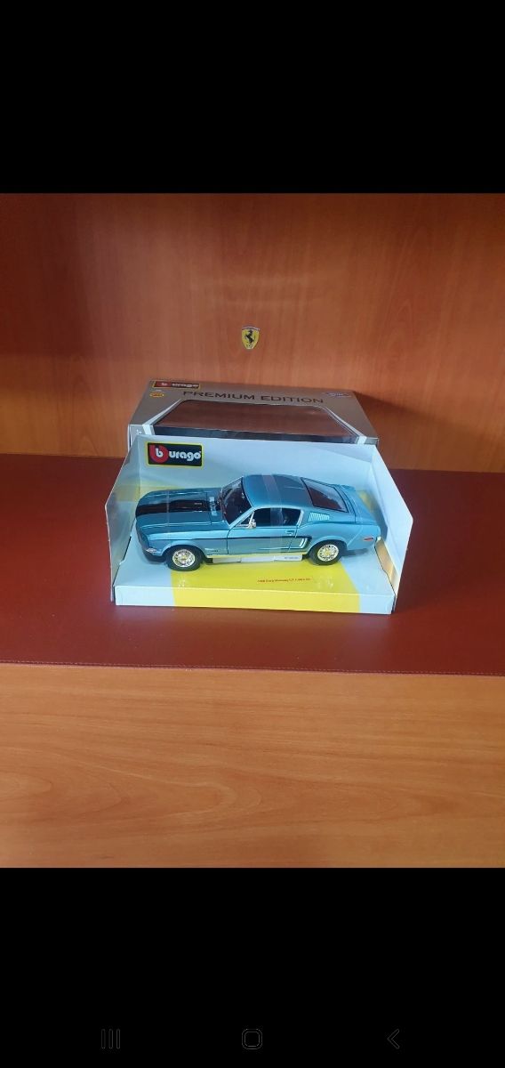 Ford Mustang GT Cobra Jet Bburago scala da 1/18