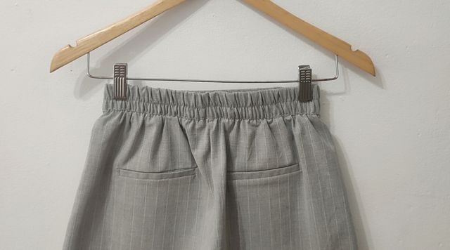 Short cintura alta gris mujer Bershka Talla S