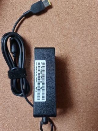 Cargador Lenovo 20V 2.25A