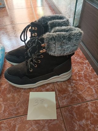 Sandalias Stitch + Botín pelo, talla 38