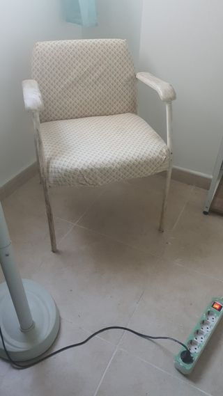 Butaca vintage blanca y beige