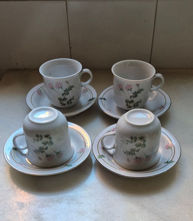 Juego 4 tazas porcelana | Flores